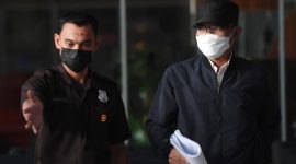 Ketua DPRD Kota Bekasi Chairoman J. Putro mengakui mendapat uang sebesar Rp200 juta dari Wali Kota nonaktif Bekasi, Rahmat Effendi alias Pepen. (ANTARA FOTO/Hafidz Mubarak A)