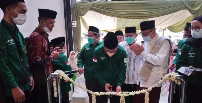 Klinik Utama NU yang terletak di jalan Ir. Djuanda, Weru, Kabupaten Cirebon resmi beroperasi mulai hari Kamis, 24 Februari 2022. Klinik Utama NU secara simbolis diresmikan oleh Bupati Cirebon, Drs. H. Imron, M.Ag.