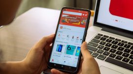 Pembaruan fitur tersebut telah mendorong transformasi digital, membuka pasar yang lebih luas, hingga memperkuat pemberdayaan pelaku UMKM di tengah situasi yang menantang akibat pandemi Covid-19. Foto : Dok. Telkomsel
