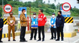Presiden Republik Indonesia (RI) Joko Widodo meresmikan Jalan Tol Manado-Bitung.