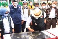 Gubernur Jawa Barat Ridwan Kamil meresmikan Gedung Creative Center yang bertempat di Lapangan Serbaguna Kota Bekasi, Margahayu, Bekasi Timur tersebut diharapkan dapat menjadi ruang bagi pemuda Kota Bekasi untuk berkreasi dan beraktivitas, Senin (21/2/2022).