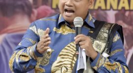 Uu Ruzhanul Ulum Panglima Santri Jabar.