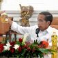 Jokowi Sampai Angkat Migor Kemasan di Depan Airlangga hingga Kapolri, Minta Segera Diselesaikan