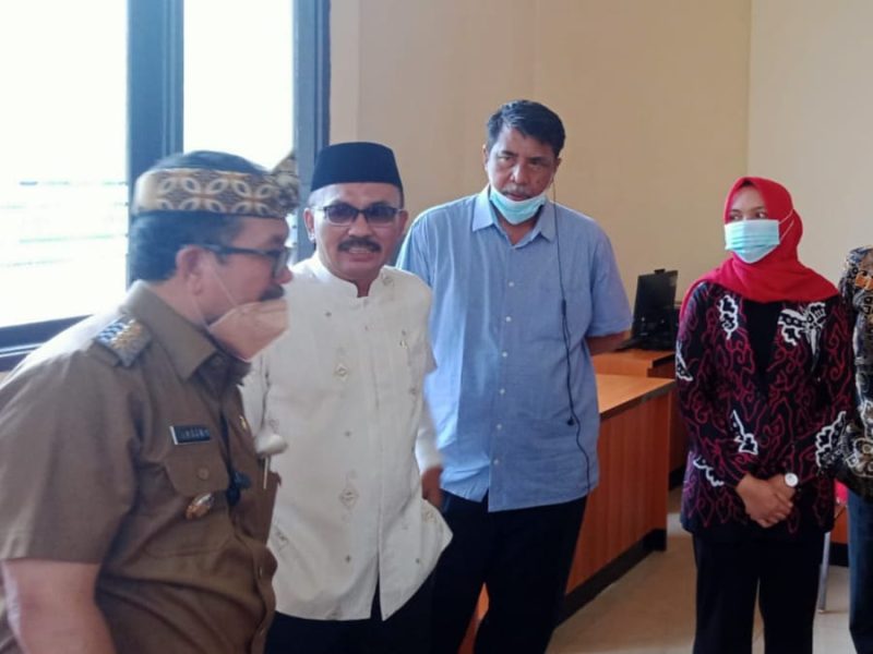 Foto : Bupati Cirebon, Imron bersama Tim Ahli Percepatan Pembangunan Daerah (TAPPD)/Ist