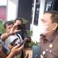 Foto : Kepala Kejaksaan Kabupaten Bekasi Ricky Setiawan Anas saat diwawancari awak media, Rabu (30/3/2022).