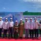 Foto : Pelaksana tugas (Plt) Ketua TP PKK Kota Bekasi Wiwiek Hargono Tri Adhianto bersama Kepala Dinas Kesehatan Kota Bekasi Tanti Rohilawati hadiri undangan Ground Breaking pembangunan Rumah Sakit Umum Bunda Vida Bekasi, 
