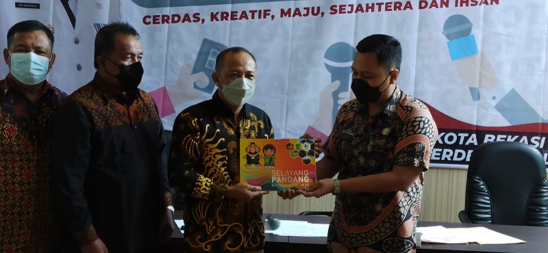 Foto : Komisi 2 DPRD Kabupaten Belitung Timur mengunjungi Pemerintah Kota Bekasi dalam rangka kunjungan kerja terkait Pembinaan Badan Usaha Milik Daerah (BUMD) di Pressroom Humas, Kamis (24-03-2022).
