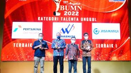 Foto : Direktur Human Capital & Transformasi Jasa Marga Bagus Cahya Arinta B. didampingi oleh Corporate Secretary Jasa Marga Dadan Waradia dan Risk and Quality, Health, Safety and Environment Group Head Jasa Marga Devi Lusyana.