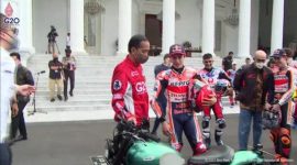 Presiden Joko Widodo saat menerima 20 pebalap MotoGP di Istana Merdeka, Jakarta, Rabu (16/3/2022). 