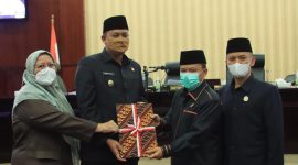 Foto : Rapat Paripurna penyampaian rekomendasi laporan keterangan pertanggungjawaban (LKPJ) Kepala Daerah tahun 2021.