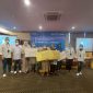 Foto: PNM Bekasi, Pegadain dan BRI Cikarang menyerahkan simbolis kepada para nsabahnya, Selasa (19/2/2022).