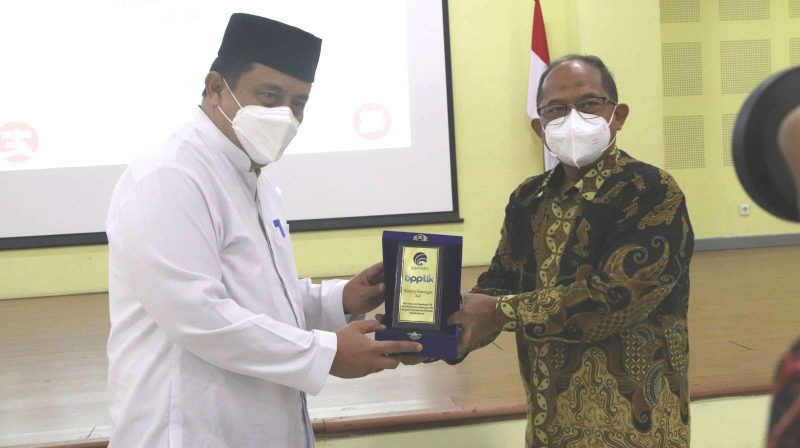 Foto : Sekda Kabupaten Bekasi, Dedy Supriyadi menghadiri dan mendatangani perjanjian kerjasama pemanfaatan BPPTIK antara Badan Litbang SDM Kementerian Komunikasi dan Informatika (Kemenkominfo) RI.