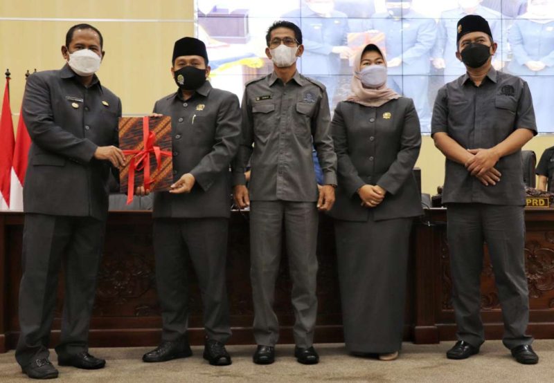 Foto : Plt Bupati Bekasi menyampaikan jika kinerja pembangunan daerah tahun 2021, sebagaimana tertuang pada RKPD Kabupaten Bekasi tahun 2021.