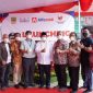 Foto : Plt. Bupati Bekasi, Akhmad Marjuki, secara resmi meluncurkan 11 produk UMKM Kabupaten Bekasi yang bekerjasama dengan PT. Midi Utama Indonesia (Alfamidi) dan PT. Fajar Surya Wisesa. 