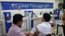 Foto: Dokumentasi salah satu karyawan PT. Lippo Cikarang Tbk saat melaksanakan vaksinasi booster.