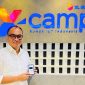 Foto : Director & Chief Technology Officer XL Axiata, I Gede Darmayusa, menunjukkan perangkat Temptrax 2501.  Solusi berbasis Internet of Things ini menawarkan beragam manfaat untuk membantu para pelaku industri cold chain, antara lain monitoring suhu hingga minus 55 derajat celcius, local data logger, dan beragam data digital untuk analisa kualitas produk.

