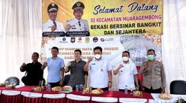 Foto: Sekretaris Daerah (Sekda) Kabupaten Bekasi, Dedy Supriyadi menghadiri acara Kick Off Numerik Data Desa Presisi (DDP) di halaman kantor Kecamatan Muaragembong, Kabupaten Bekasi, pada Rabu (18/05/2022).
