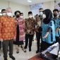 Pj Bupati Bekasi, Dani Ramdan, mendampingi Sekjen Kemendikbudristek, Suharti dan Duta Besar Perancis, Olivier Chambard saat acara Selebrasi Kerjasama Indonesia - Perancis Bersama Schneider Electric di SMKN 1 Cikarang Selatan. Kamis (02/06/22)