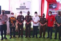  Pj Bupati Bekasi Dani Ramdan bersama jajaran Forkopimda, menghadiri peresmian Rumah Keadilan (Restorative Justice) Kejaksaan Negeri (Kejari) Kabupaten Bekasi di Desa Sukamahi Kecamatan Cikarang Pusat, pada Rabu (15/6/2022).