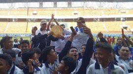 Foto : Perhelatan pesta olahraga pelajar Kabupaten Bekasi yang digelar sejak 23 Juli lalu, ditutup secara resmi oleh Sekda Kabupaten Bekasi, Dedy Supriyadi di Stadion Wibawa Mukti, Desa Sertajaya Kecamatan Cikarang Timur, pada Sabtu (30/07).