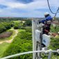 Keterangan Foto: Teknisi XL Axiata memeriksa perangkat BTS di atas tower yang berada di area Nusa Dua, Bali, belum lama ini. XL Axiata telah siap menghadirkan jaringan 4G dan 5G guna mensukseskan gelaran KTT G20 di Bali, 15-16 November 2022. Berbagai persiapan di lapangan telah tuntas, dan per Oktober 2022 layanan data dan internet super cepat tersebut sudah bisa diakses oleh para delegasi dan masyarakat dengan menggunakan smartphone 5G yang mendukung pita frekuensi 2.1 GHz dan 3.5 GHz. Layanan 5G dari XL Axiata ini akan bisa diakses di 17 titik, antara lain Bandara Internasional Ngurah Rai, Bali Nusa Dua Convention Center (BNDCC), Apurva Kempinski, dan Pantai Sanur.