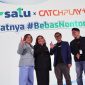 Keterangan foto : Head of Marketing Home Business XL Axiata, Bianca Hardini, Country Manager CATCHPLAY+ Indonesia, Ibu Dhini W. Prayogo, Chief Home Officer XL Axiata, Bpk Bernard Ho Swee Keong, Head Business Development CATCHPLAY+, Harry Santosa dalam acara peluncuran kerjasama XL SATU dengan CATCHPLAY+ di Jakarta, Rabu (12/10). 
