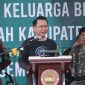 Pj. Bupati Bekasi Dani Ramdan, melepas sebanyak 2.700 peserta Karnaval dan Jalan Sehat.