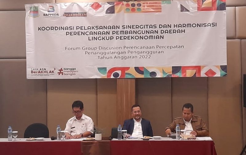 Keterangan foto : Bappeda Kabupaten Bekasi menggelar Focus Group Discussion (FGD) Perencanaan Percepatan Penanggulangan Pengangguran di hotel Sunerra-Antero, Cikarang Utara pada Rabu, (16/11).=