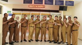  Pj. Bupati Bekasi, Dani Ramdan, memberikan apresiasi kepada Badan Pendapatan Daerah (Bapenda) Kabupaten Bekasi