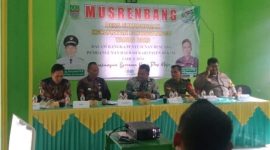 Musrenbangdes: Camat Bojongmangu, Agung Suganda setelah menghadiri acara Musrenbangdes dibeberapa desa wilayah kecamatan Bojongmangu pada Kamis (06/01).
