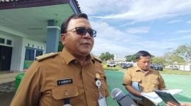 Camat Cibitung Encun Sunarto diwawancarai awak media usai melaksanakan Musrenbang.