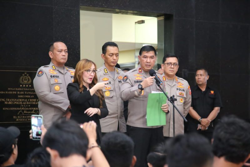 Karopenmas Divhumas Polri Brigjen Ahmad Ramadhan mengungkapkan, dari hasil kode etik tersebut, komisi memutuskan bahwa, Richard Eliezer dipertahankan sebagai personel Polri