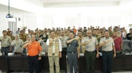 Pj Bupati Bekasi Dani Ramdan, usai menghadiri sosialisasi 40 Destana baru, di Aula lantai 3 Kantor BPBD.
