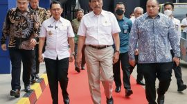 Menteri Koordinator Bidang Maritim dan Investasi (Menko Marves), Luhut Binsar Panjaitan, meresmikan fasilitas daur ulang ulang botol plastik Polyethylene Terephthalate (PET), PT Amandina Bumi Nusantara (Amandina), di Kawasan Industri GIIC Cikarang, Cicau, Cikarang Pusat, Kabupaten Bekasi, Rabu (8/2 /2023). Foto: Wulan MY/Newsroom Diskominfosantik.
