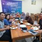 Momentum itu sebagai ajang memperkuat kebersamaan dan tali silaturahmi, tim Mitsubishi SSPM Bekasi bercengkrama dengan konsumen mereka.