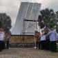 Dinas Perumahan, Kawasan Permukiman dan Pertanahan (Disperkimtan) Kabupaten Bekasi, melakukan pemeliharaan taman yang berada di sepanjang jalan dari perbatasan Kabupaten Karawang sampai Kota Bekasi.