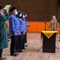 Pj Bupati Bekasi, Dani Ramdan mengambil sumpah/janji pegawai pemerintah dengan perjanjian kerja JF Tenaga Kesehatan di Lingkungan Pemerintah Kabupaten Bekasi tahun anggaran 2022, di Aula KH.Noer Alie, Komplek Pemkab Bekasi, Senin (03/04/2023).
