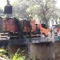 Dinas Lingkungan Hidup (DLH) Kabupaten Bekasi membersihkan dan mengangkut sampah sepanjang 150 meter di Kali Jambe Kampung Mundu, Desa Satria Jaya.