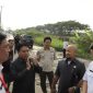 Sekretaris Daerah Kabupaten Bekasi Dedy Supriyadi memantau langsung beberapa titik jalan rusak sekolahan, dan Penerangan Jalan Umum (PJU) di wilayah Daerah Pemilihan (Dapil) Bekasi 1 dan 2, pada Rabu, (24/5/2023).