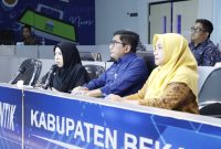 Kepala Dinas Kesehatan, Kabuapten Bekasi dr Alamsyah didampingi pihak RS Ananda Babelan, dalam Monitoring dan Evaluasi Implementasi KRIS JKN virtual di Command Centre, Diskominfosantik, Kecamatan Cikarang PUsat, Kamis (22/6/2023).