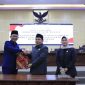 j Bupati Bekasi Dani Ramdan mengikuti Rapat Paripurna Penetapan Keputusan DPRD terhadap Raperda tentang Pajak Daerah dan Retribusi Daerah yang dilaksanakan di Ruang Rapat DPRD Kabupaten Bekasi, Cikarang Pusat, Rabu (31/05/2023) malam.