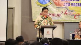 Sekda Kabupaten Bekasi Dedy Supriyadi Membuka secara resmi Sosialisasi Pengawasan dan Evaluasi Penggunaan Katalog Lokal Kabupaten Bekasi di Ballroom Hotel Sakura Sukamahi, Cikarang Pusat, pada Kamis (20/07/2023). 