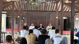 PORKAB : Disbudpora Kabupaten Bekasi mensosialisasikan Porkab ini dengan mengundang tiap camat dan perwakilan pengurus komite olahraga kecamatan (KOK) Se- Kabupaten Bekasi, guna memastikan ke ikut sertakan dan kesiapan dalam menghadapi Porkab.