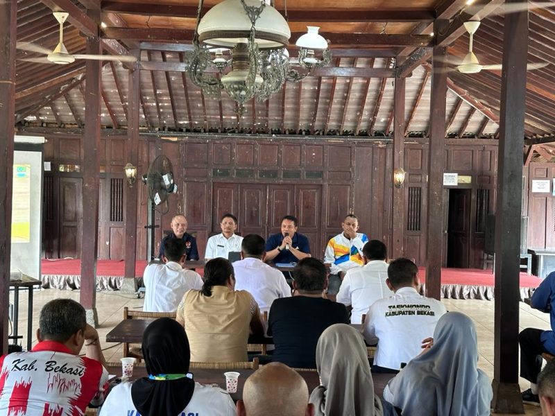 PORKAB : Disbudpora Kabupaten Bekasi mensosialisasikan Porkab ini dengan mengundang tiap camat dan perwakilan pengurus komite olahraga kecamatan (KOK) Se- Kabupaten Bekasi, guna memastikan ke ikut sertakan dan kesiapan dalam menghadapi Porkab.