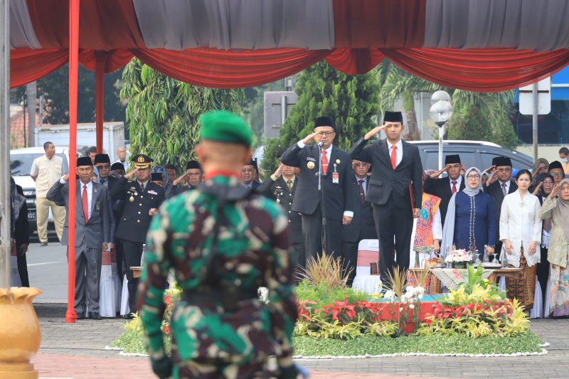 Penjabat Wali Kota Bekasi, R. Gani Muhamad menjadi pembina upacara dengan dihadiri Forum Kooordinasi Pimpinan Daerah (Forkopimda) Kota Bekasi yakni Ketua DPRD Kota Bekasi, Kapolres Metro Bekasi Kota, Dandim 0507 Kota Bekasi, Ketua Pengadilan Negeri Kota Bekasi 