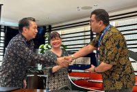 Istimewa: Melalui berbagai inisiatif, XL Axiata bertekad untuk mencapai emisi karbon net-zero paling lambat pada tahun 2050. Mulai tahun 2019, XL Axiata telah secara aktif menghitung emisi karbon, yang mencakup kegiatan operasional langsung termasuk konsumsi listrik. Sebagai negara berkembang, Indonesia dihadapkan kepada tantangan untuk dapat menemukan keseimbangan antara pertumbuhan ekonomi dan pelestarian lingkungan.