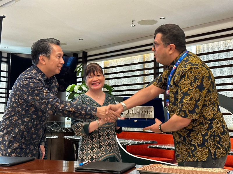 Istimewa: Melalui berbagai inisiatif, XL Axiata bertekad untuk mencapai emisi karbon net-zero paling lambat pada tahun 2050. Mulai tahun 2019, XL Axiata telah secara aktif menghitung emisi karbon, yang mencakup kegiatan operasional langsung termasuk konsumsi listrik. Sebagai negara berkembang, Indonesia dihadapkan kepada tantangan untuk dapat menemukan keseimbangan antara pertumbuhan ekonomi dan pelestarian lingkungan.