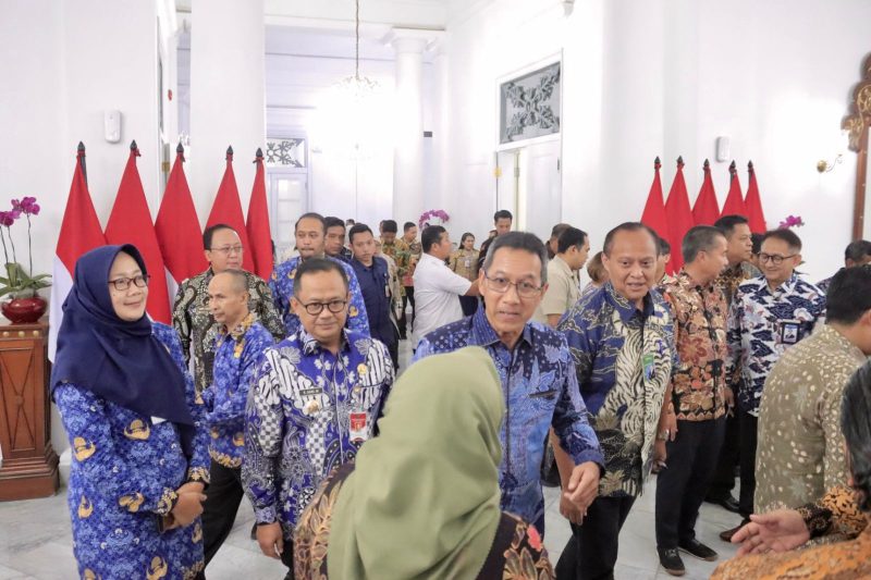 Foto Istimewa: Pj. Wali Kota Bekasi Gani Muhamad menghadiri High Level Meeting (HLM) bersama Tim Pengendalian Inflasi Daerah (TPID) dari Provinsi DKI Jakarta.
