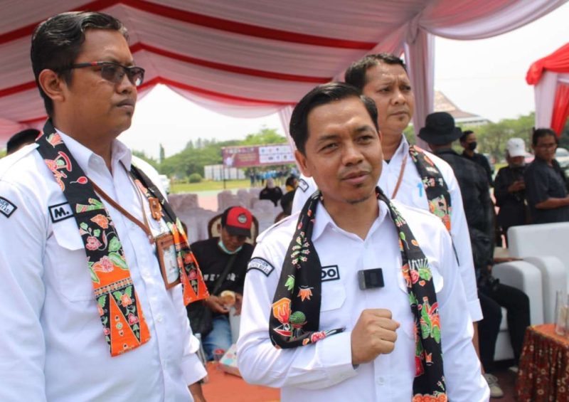 Ketua KPU Kabupaten Bekasi, Ali Rido (tengah).