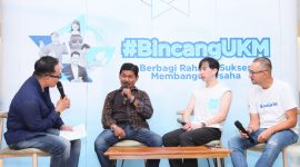 Group Head Regional Enterprise Account XL Axiata, R.Wicaksono bersama tokoh kopi legendaris di Makasar, Daeng Sija dan Founder Kopi Chuseyo, Daniel Hermansyah dalam acara roadshow Bincang UKM di Makassar, beberapa waktu lalu.  Acara Bincang UKM merupakan serial event yang diadakan oleh XL Axiata Business Solutions dengan konsep berbagi pengetahuan dari para pengusaha yang sudah sukses dan berhasil menjalankan bisnisnya kepada para pemilik usaha di berbagai Kota. Dalam kesempatan ini, Bincang UKM yang diadakan di Makasar memperkenalkan XL SATU BIZ yang dapat  meningkatkan efisiensi dan produktivitas bisnis dalam satu kemudahan.

